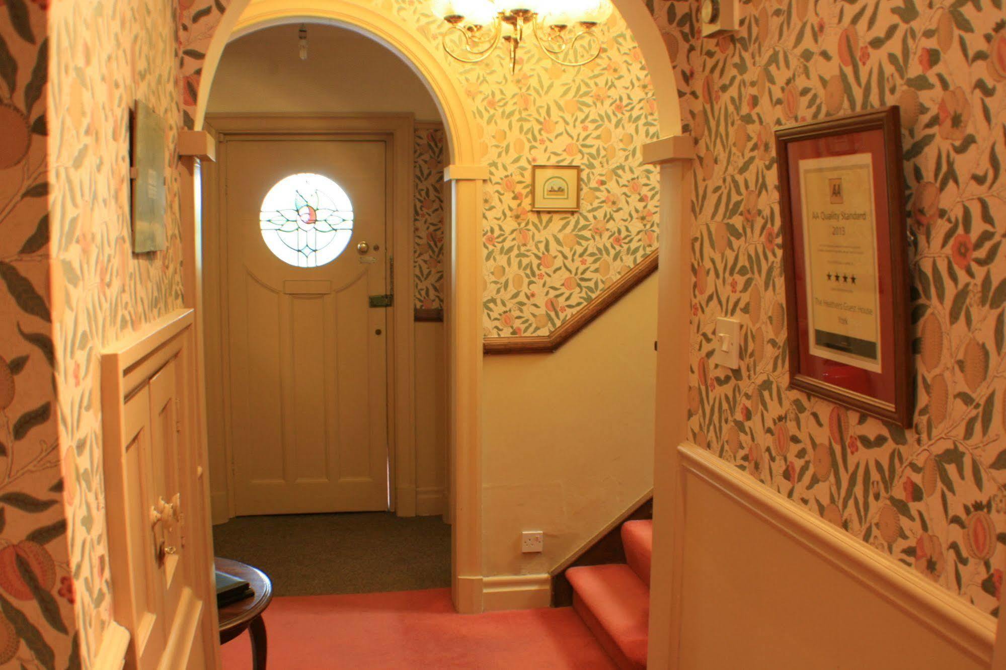 The Heathers Guest House 约克 外观 照片
